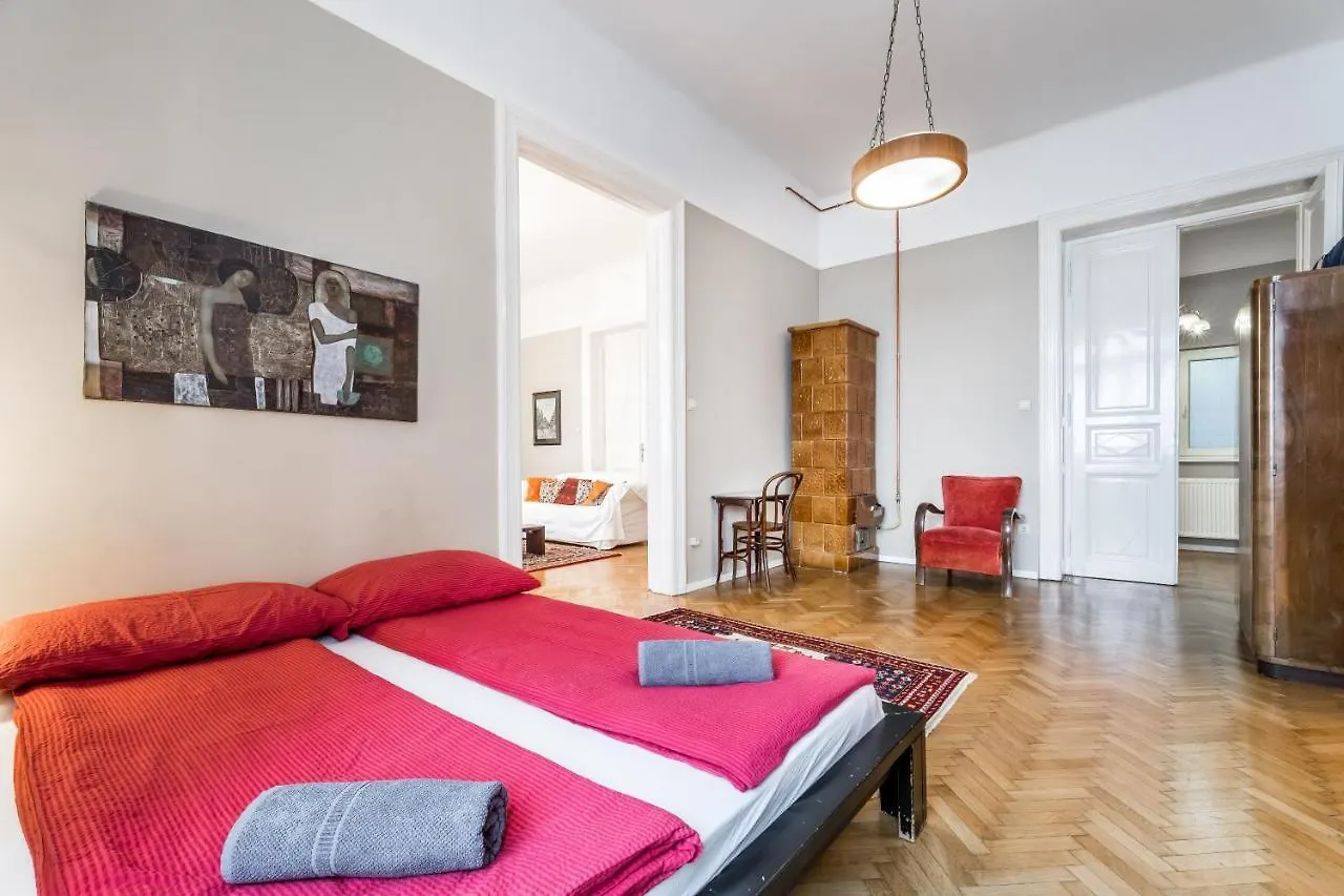Berta - 4 Bedrooms, 3 Baths Budapest 0*,  Magyarország