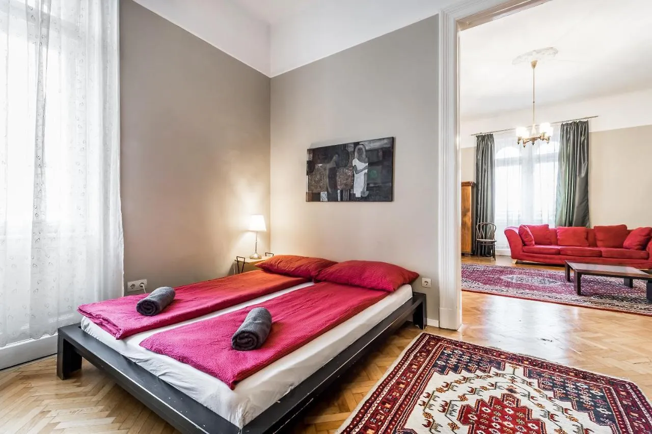 Berta - 4 Bedrooms, 3 Baths Budapeşte Daire