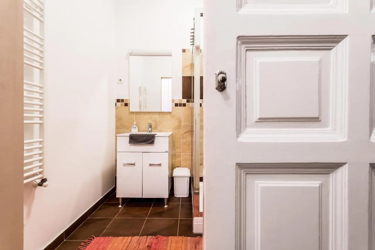 Berta - 4 Bedrooms, 3 Baths Budapeşte Macaristan