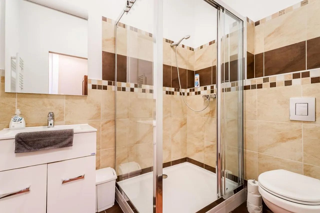 Apartment Berta - 4 Bedrooms, 3 Baths Budapest
