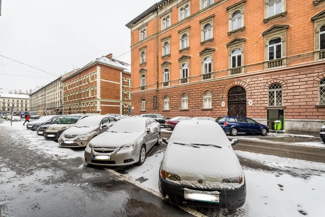 Apartment Berta - 4 Bedrooms, 3 Baths Budapest Ungarn
