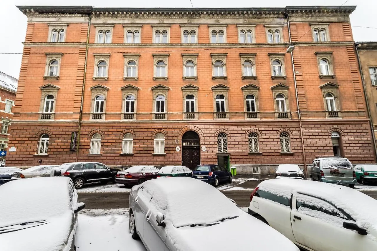 Berta - 4 Bedrooms, 3 Baths Budapest 0*,  Ungarn