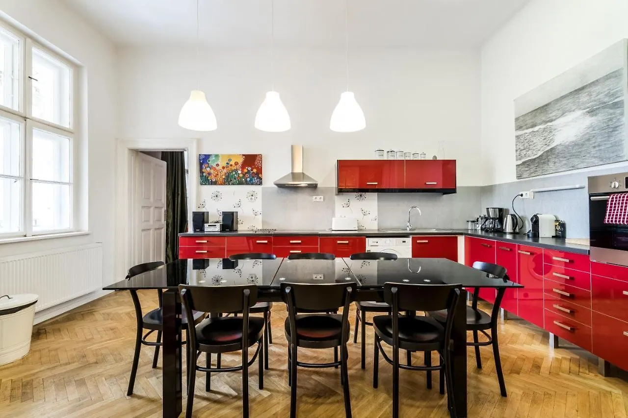 Berta - 4 Bedrooms, 3 Baths Budapest